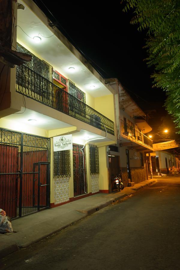 Hostal Fachente León Dış mekan fotoğraf